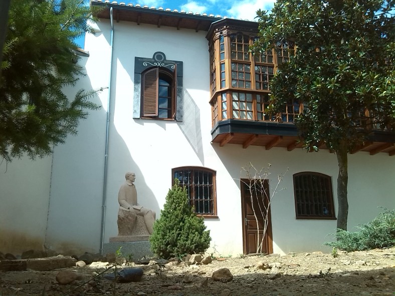 Frente de la casa de los Panero