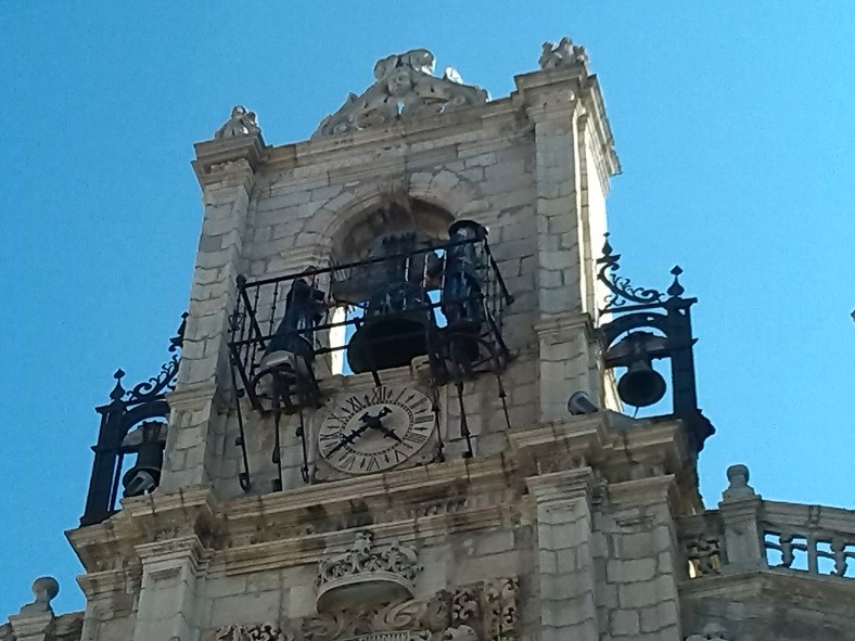 Maragatos dando las horas