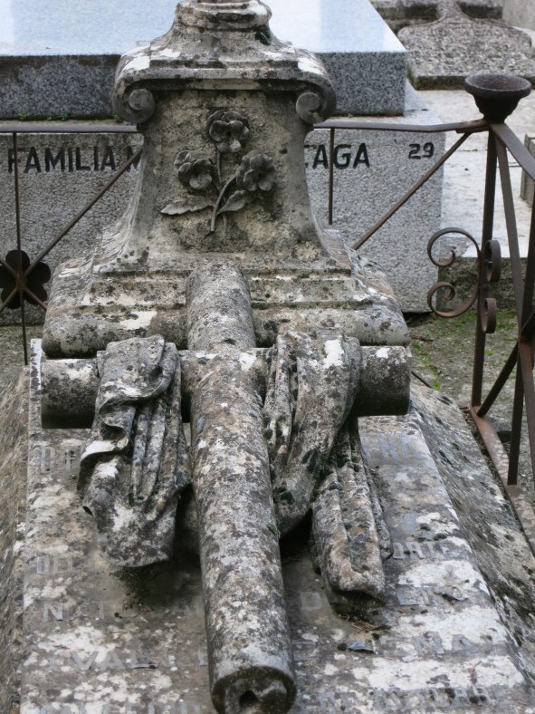Lápida del Cementerio sacramental de San Justo