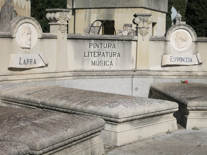 Panteón de Hombres Ilustres del cementerio Sacramental de San Justo. Tumbas de Espronceda y Larra